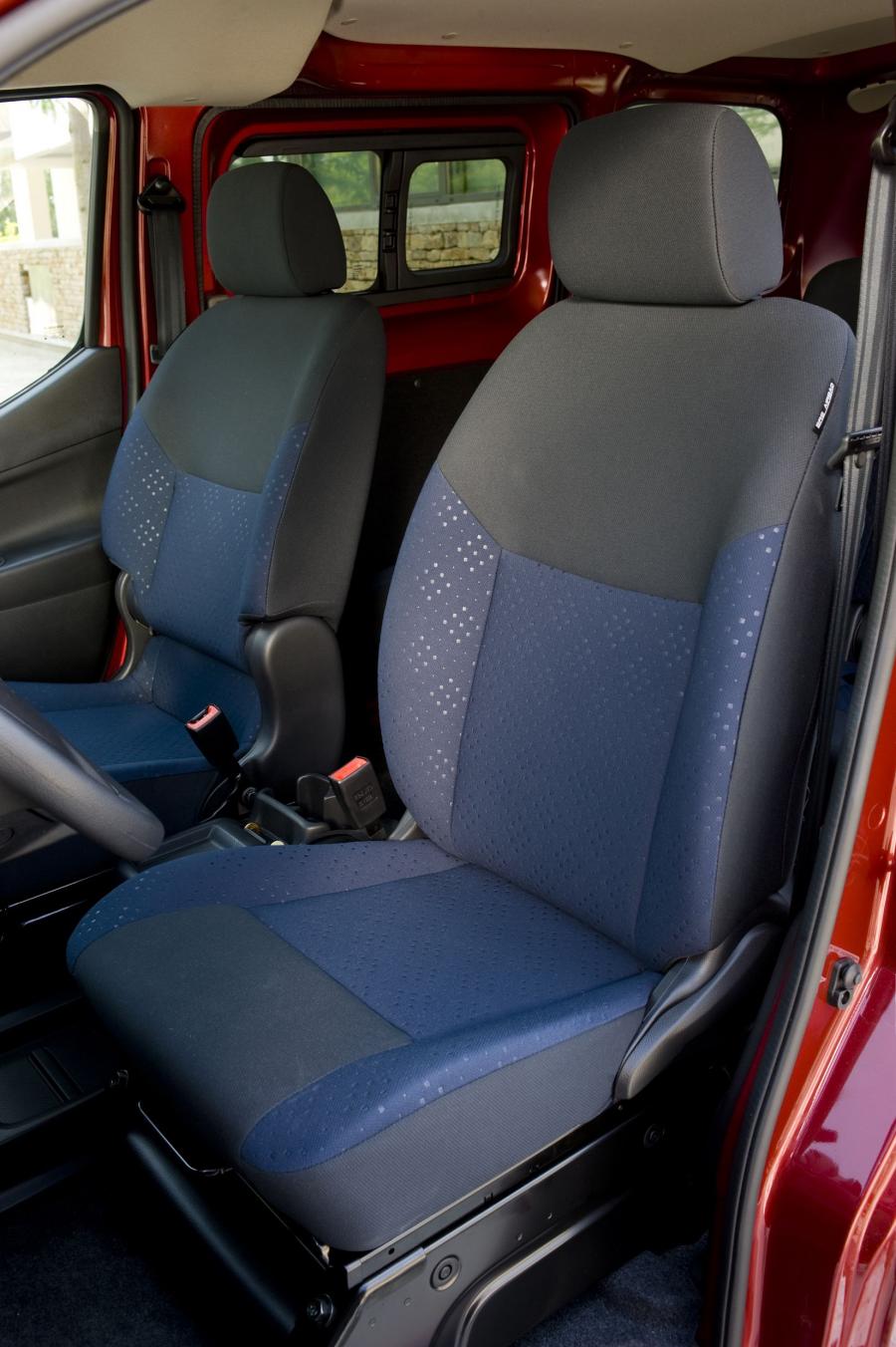  Nissan NV200 2009 года  (фото 87 из 108)